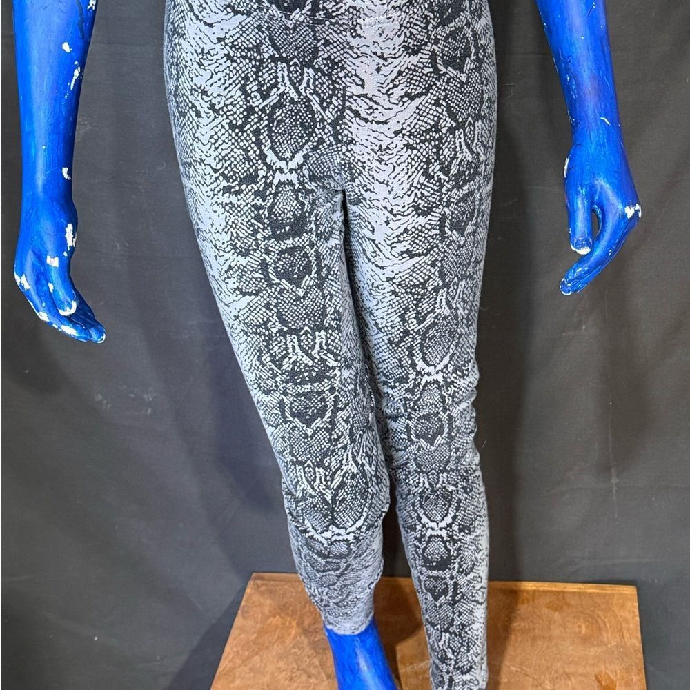 Xhilaration Gray Leggings